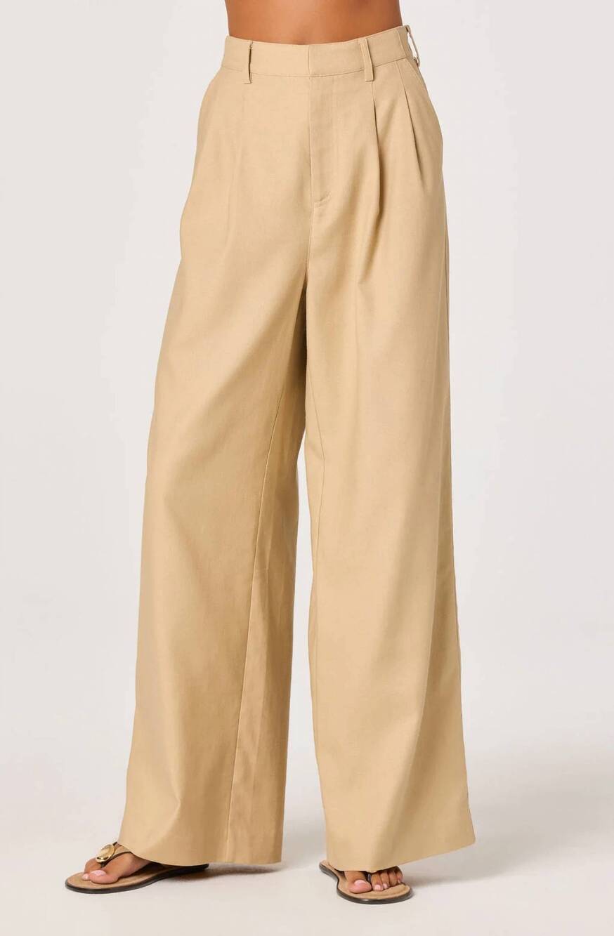 NEW ASTR neha wide leg pants in khaki